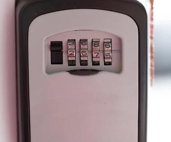 Newcastle Court Апартаменты *